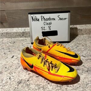 Nike phantom
Soccer cleat